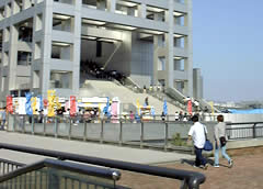 �W�]���ւ̊K�i