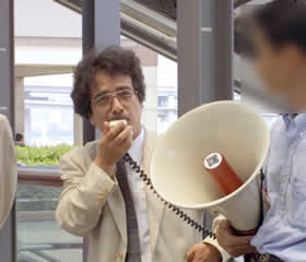 ���삨������