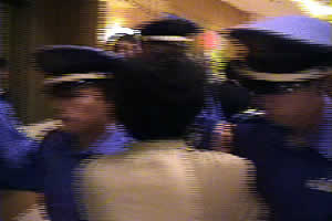 ���삨�������\�͓I�ɔr������K�[�h�}��